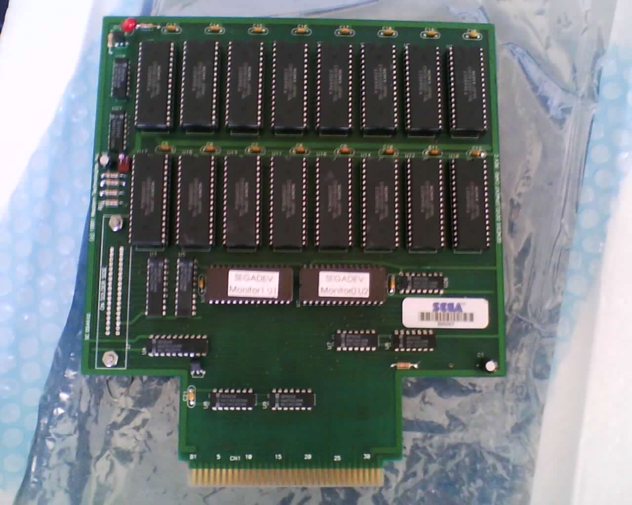 Et si Amstrad avait lancé un 16/32 bits en 1989 !? - Page 4 SEGADEV%20SRAM%20Sega%20Mega%20Drive%20Development%20Cartridge
